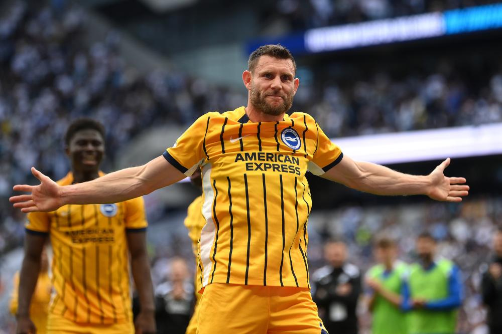 拿日本战犯照片！三笘薰8天仍未道歉，足球游戏怒了：删除，价值归零